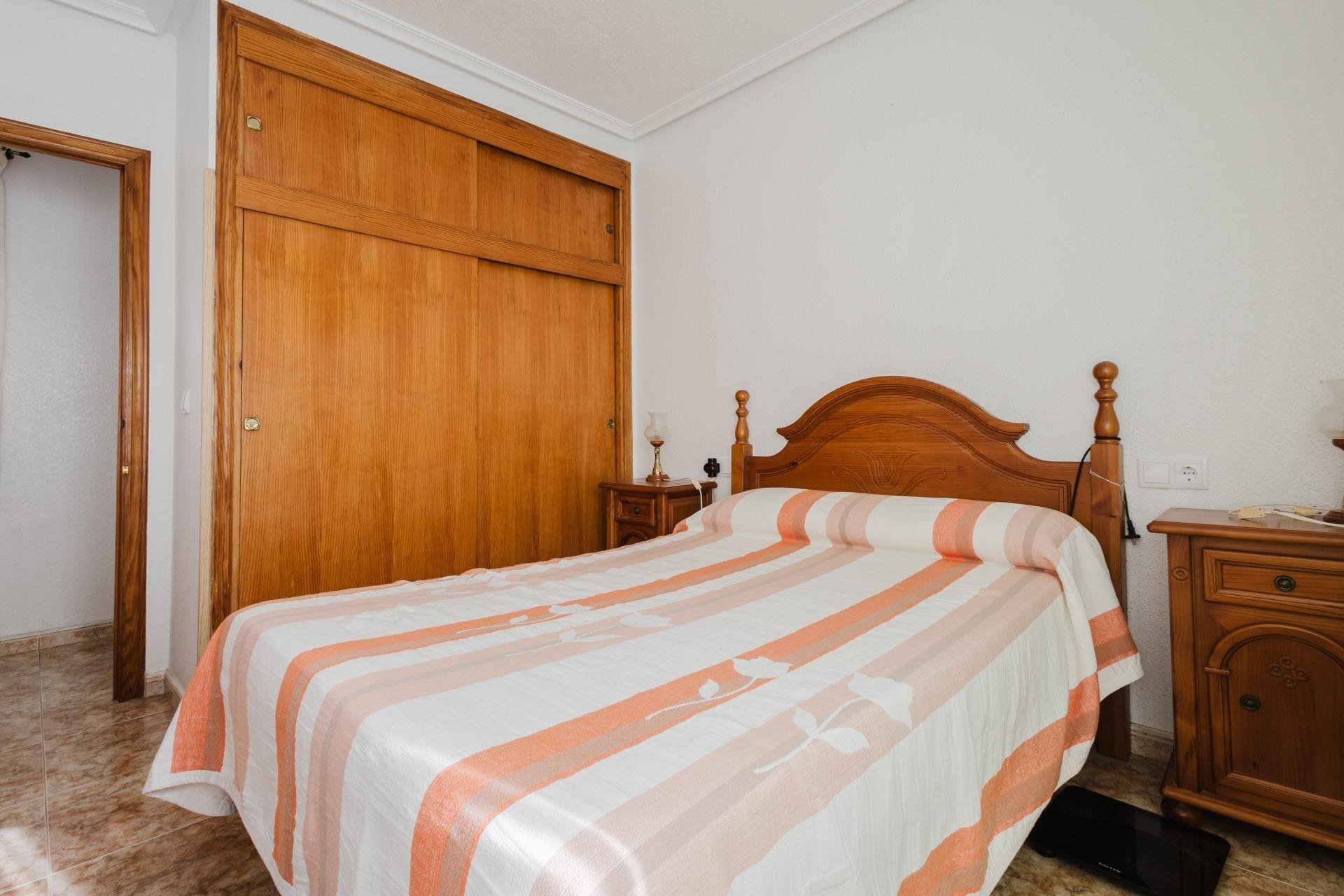 Resale - Apartment - Torrevieja - Acequion