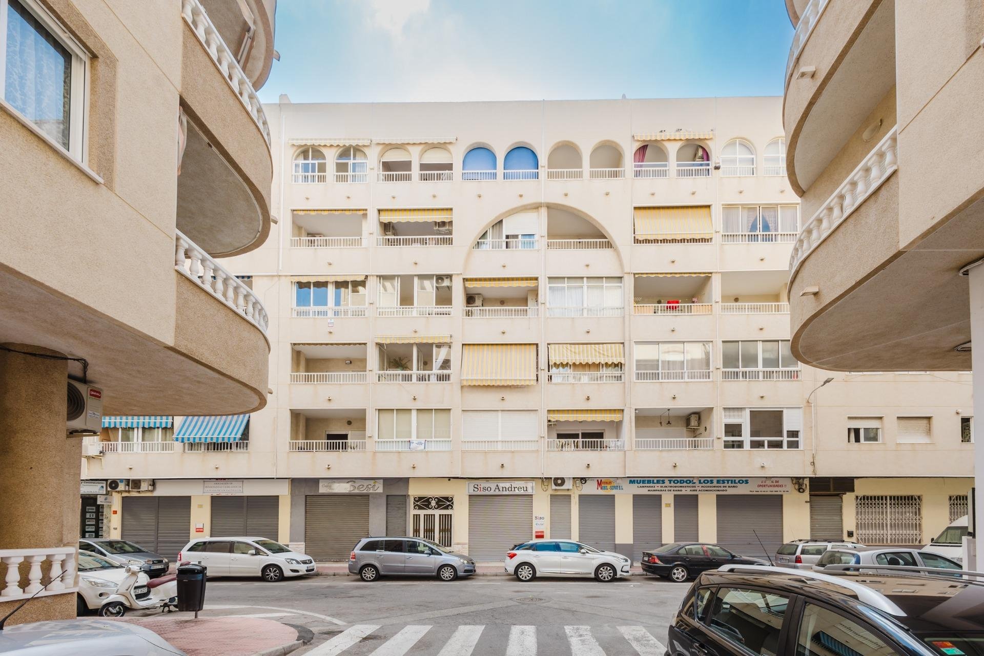 Resale - Apartment - Torrevieja - Acequion