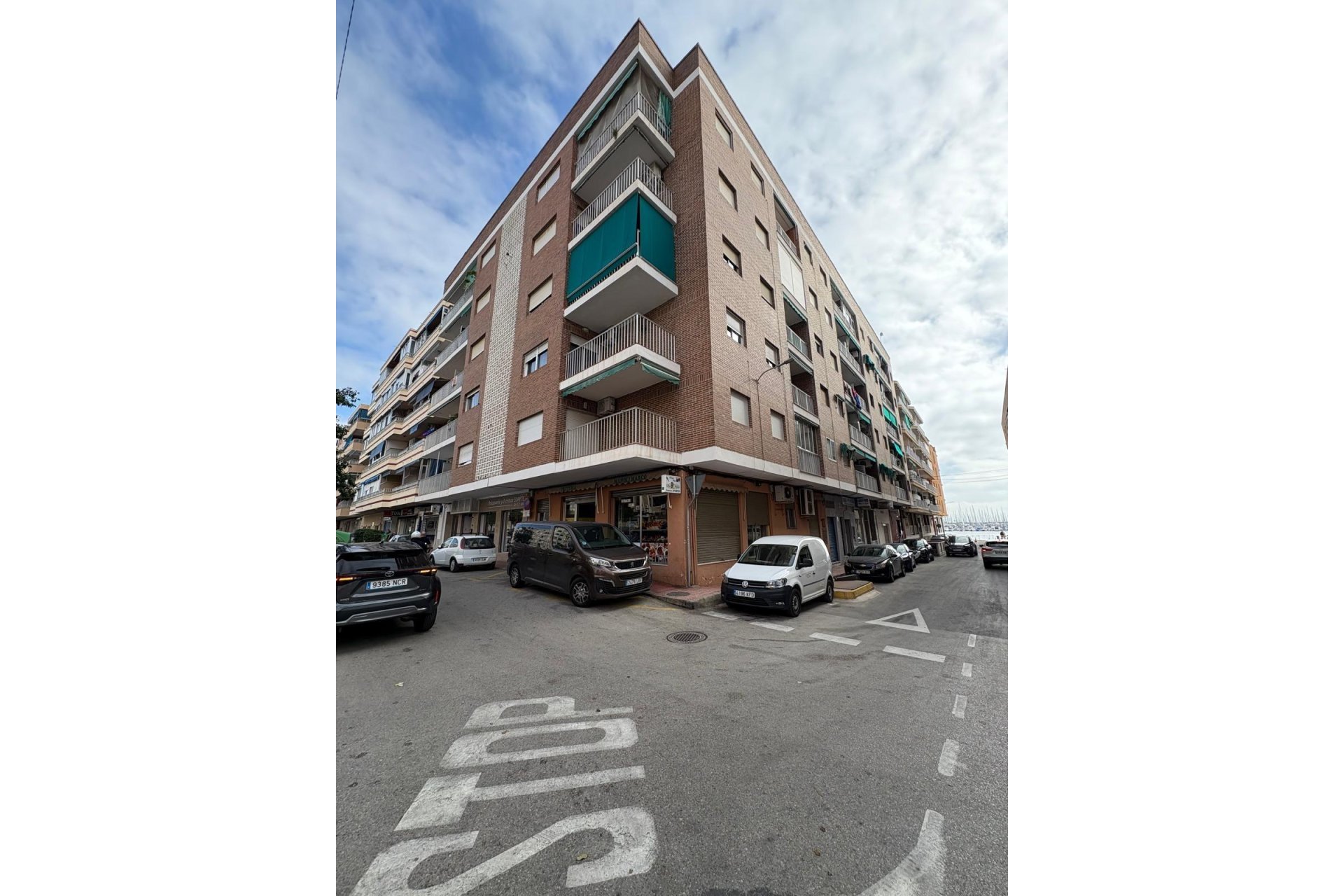 Resale - Apartment - Torrevieja - Acequion
