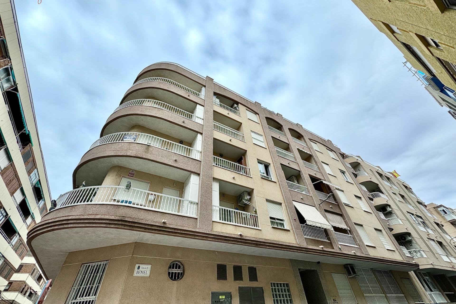 Resale - Apartment - Torrevieja - Acequion