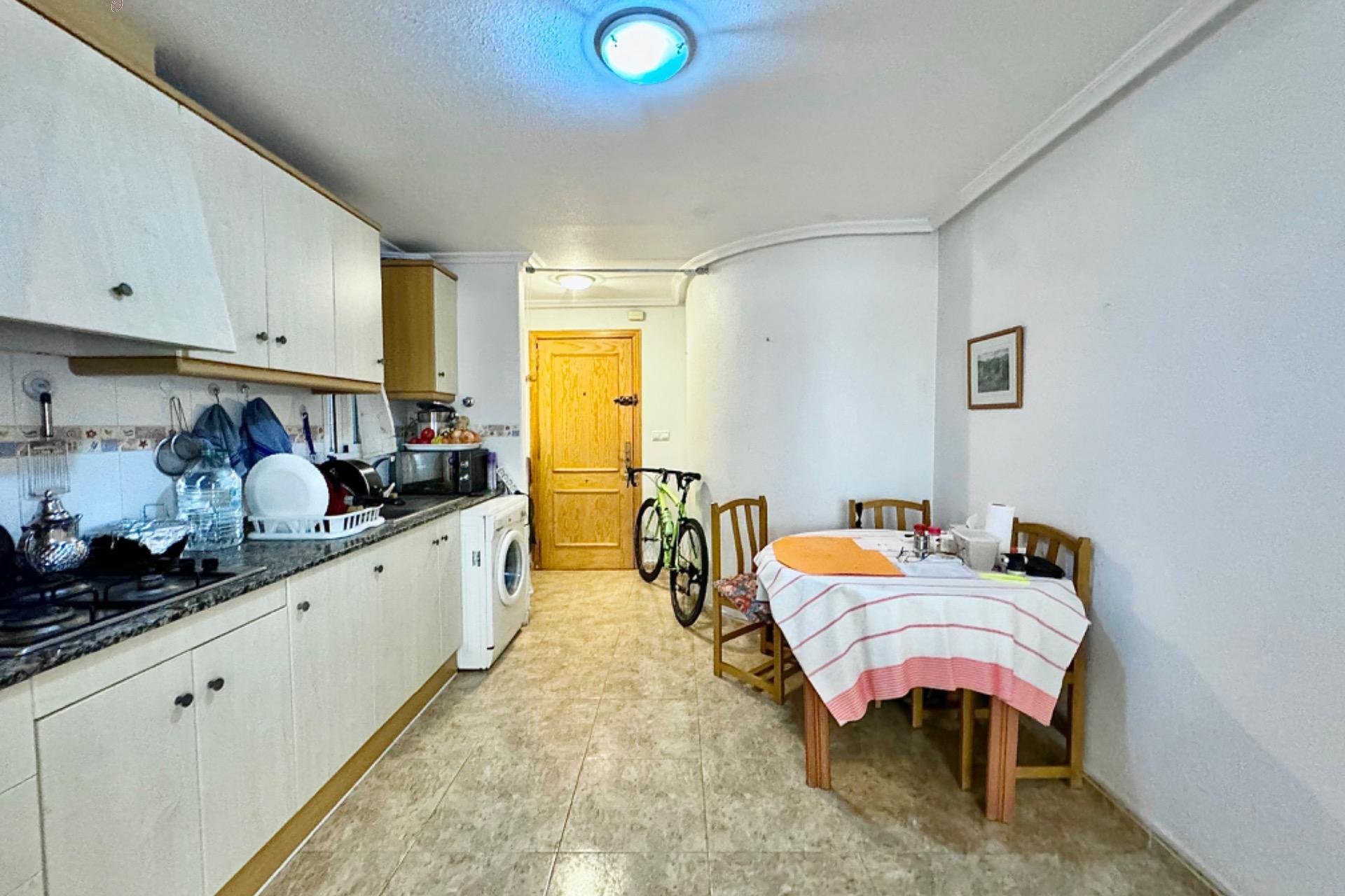 Resale - Apartment - Torrevieja - Acequion