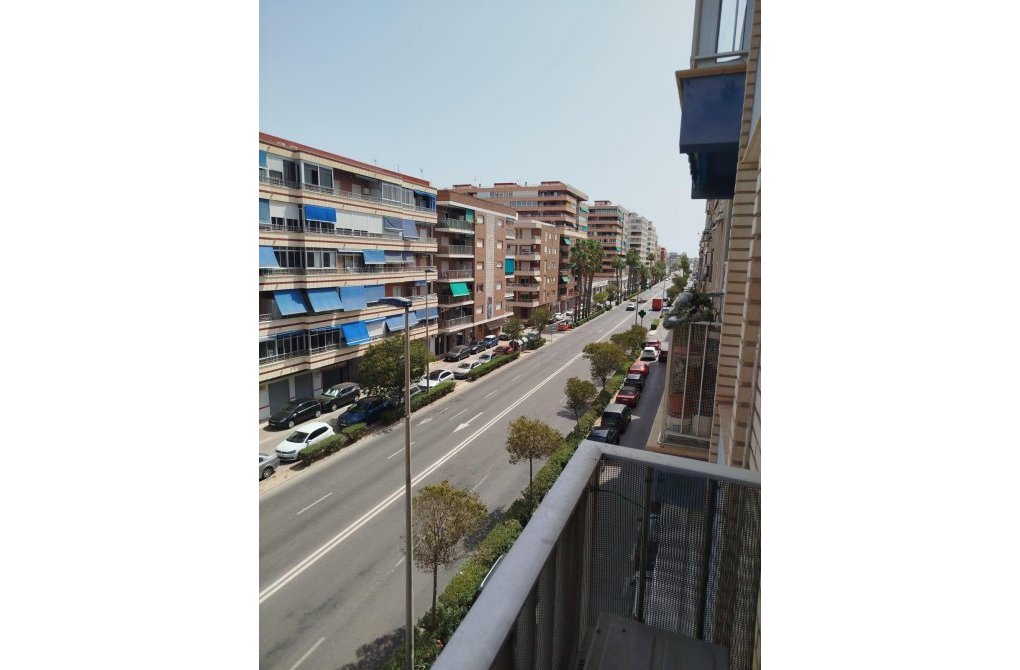 Resale - Apartment - Torrevieja - Acequion