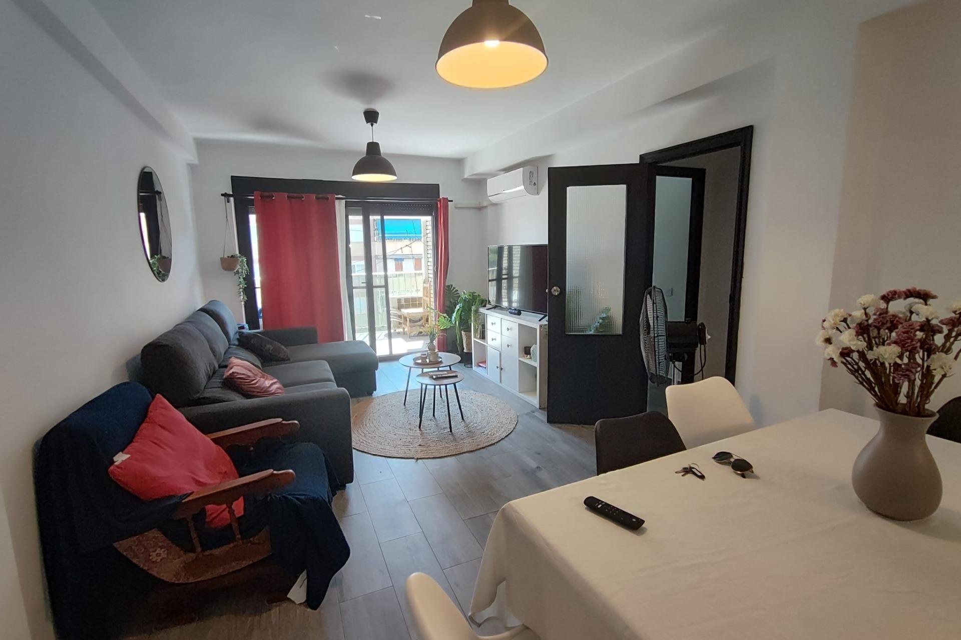 Resale - Apartment - Torrevieja - Acequion