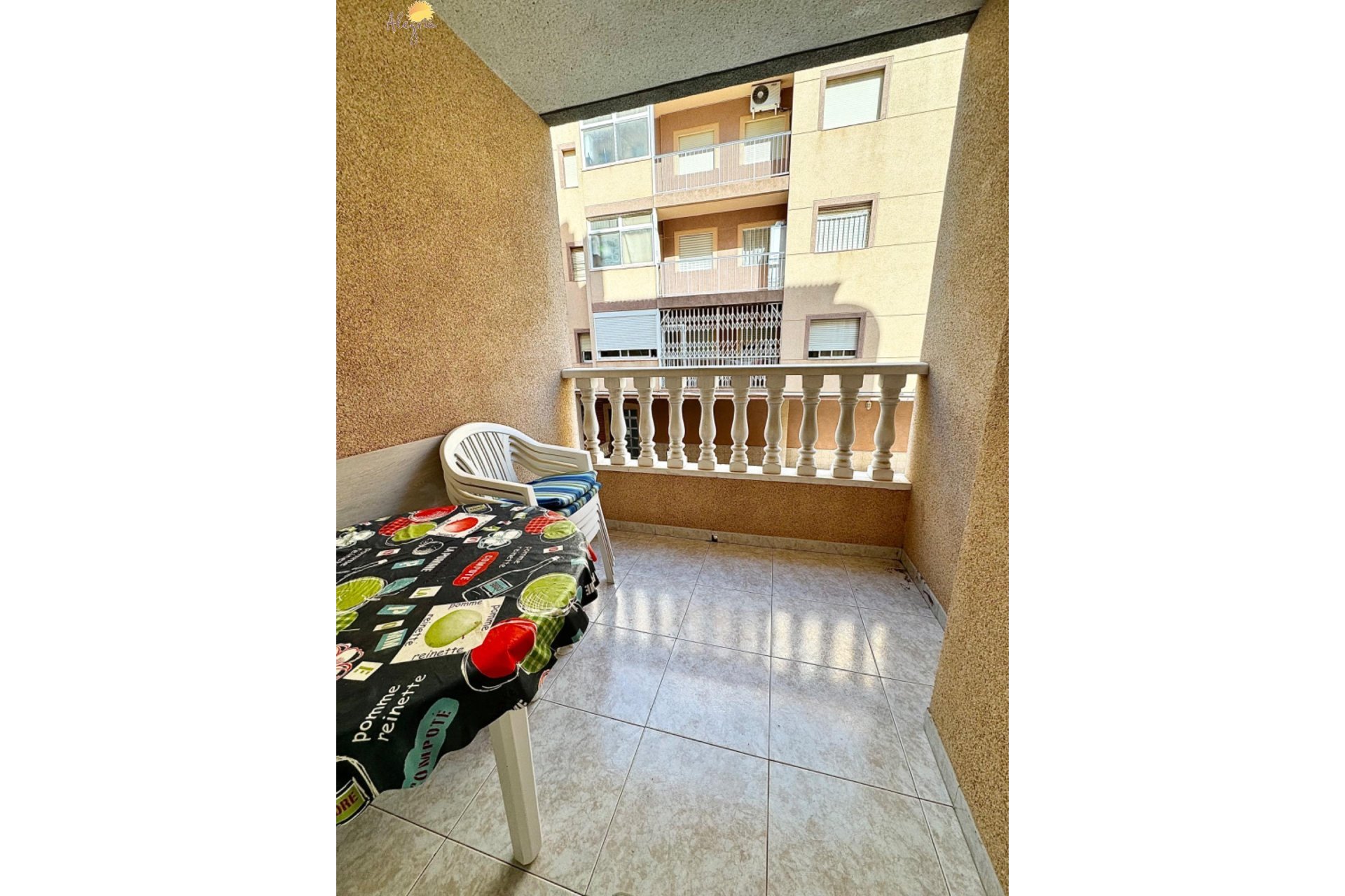 Resale - Apartment - Torrevieja - Acequion