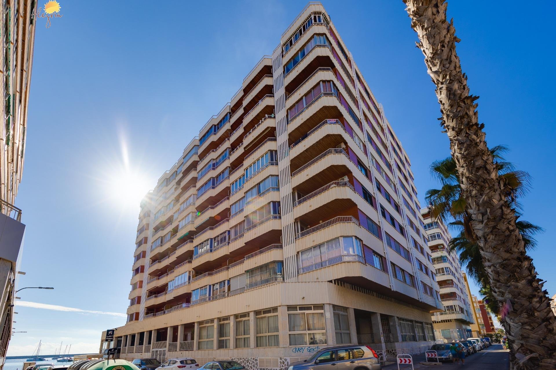 Resale - Apartment - Torrevieja - Acequion