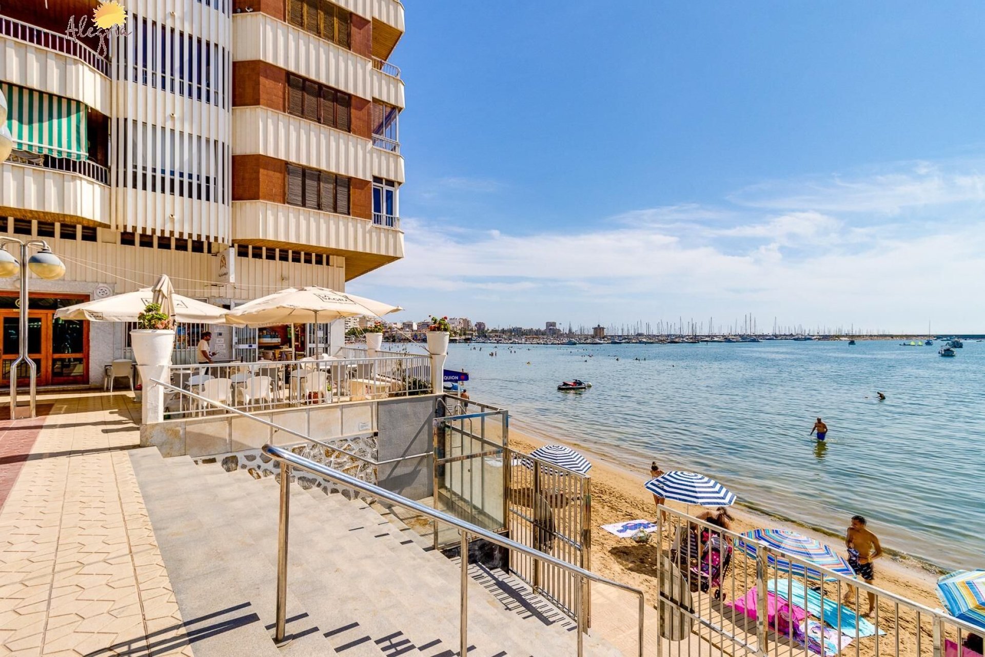 Resale - Apartment - Torrevieja - Acequion