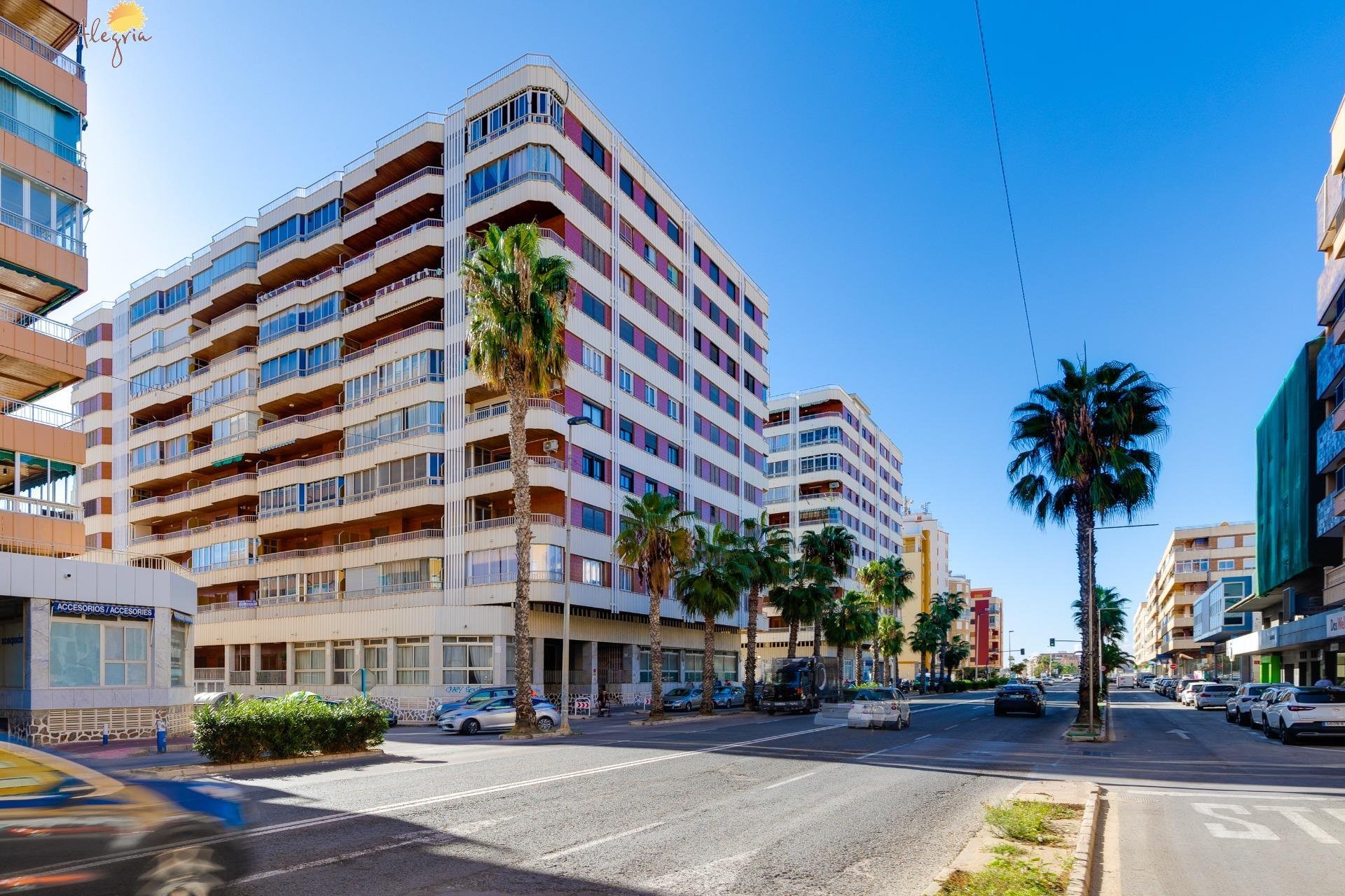 Resale - Apartment - Torrevieja - Acequion