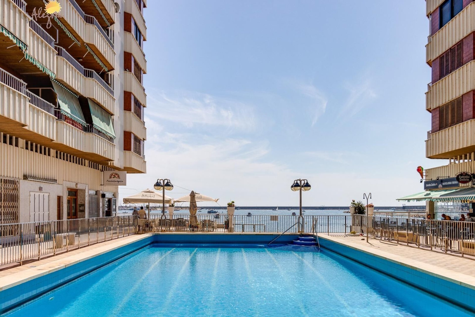 Resale - Apartment - Torrevieja - Acequion