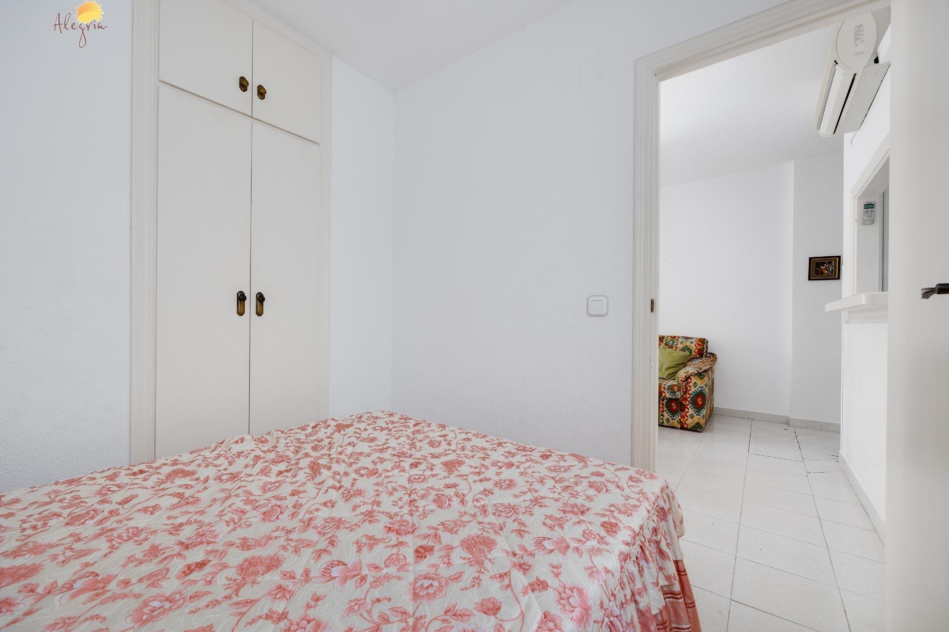 Resale - Apartment - Torrevieja - Acequion