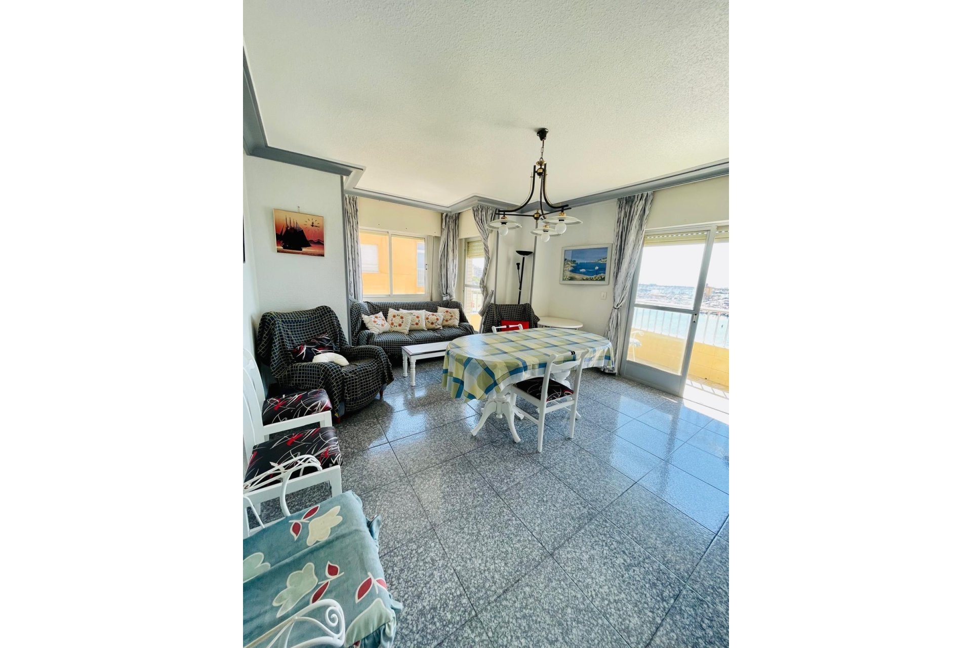 Resale - Apartment - Torrevieja - Acequion