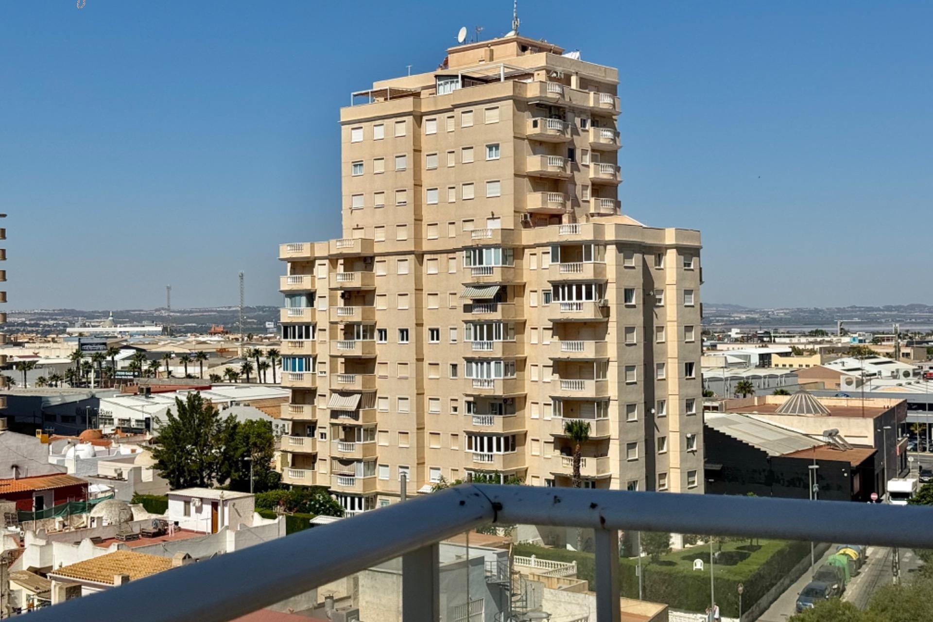 Resale - Apartment - Torrevieja - Aguas nuevas 1