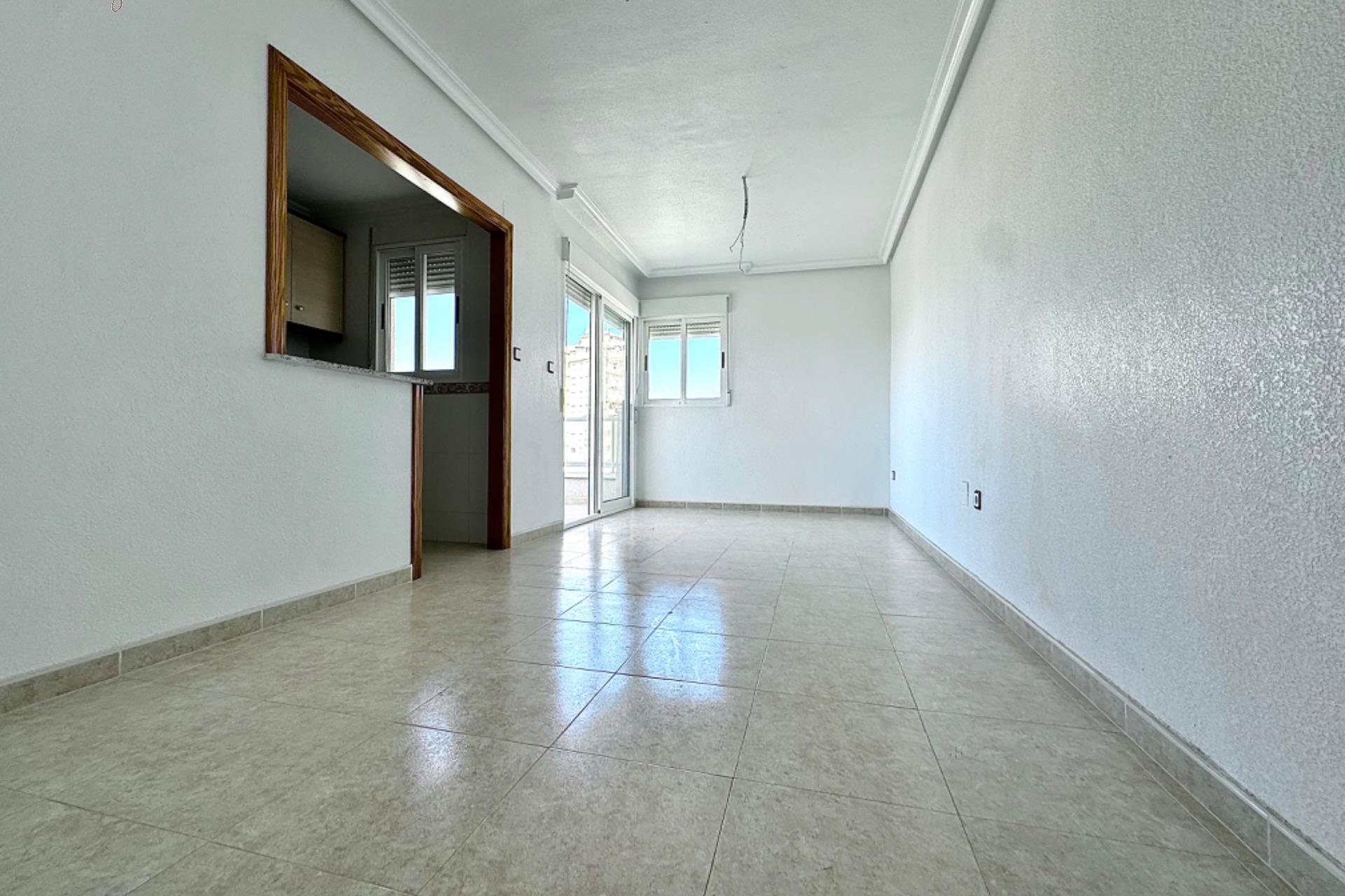 Resale - Apartment - Torrevieja - Aguas nuevas 1