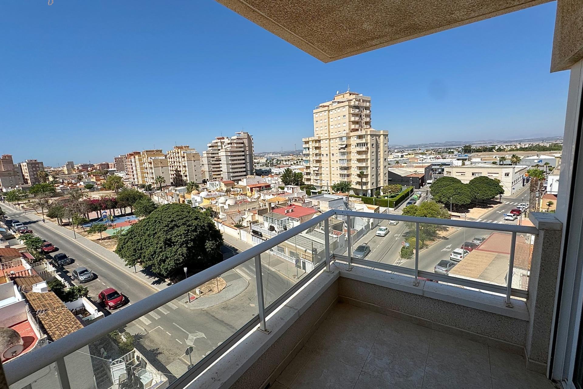 Resale - Apartment - Torrevieja - Aguas nuevas 1