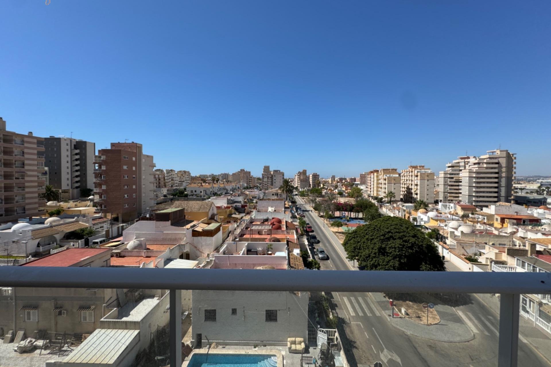 Resale - Apartment - Torrevieja - Aguas nuevas 1