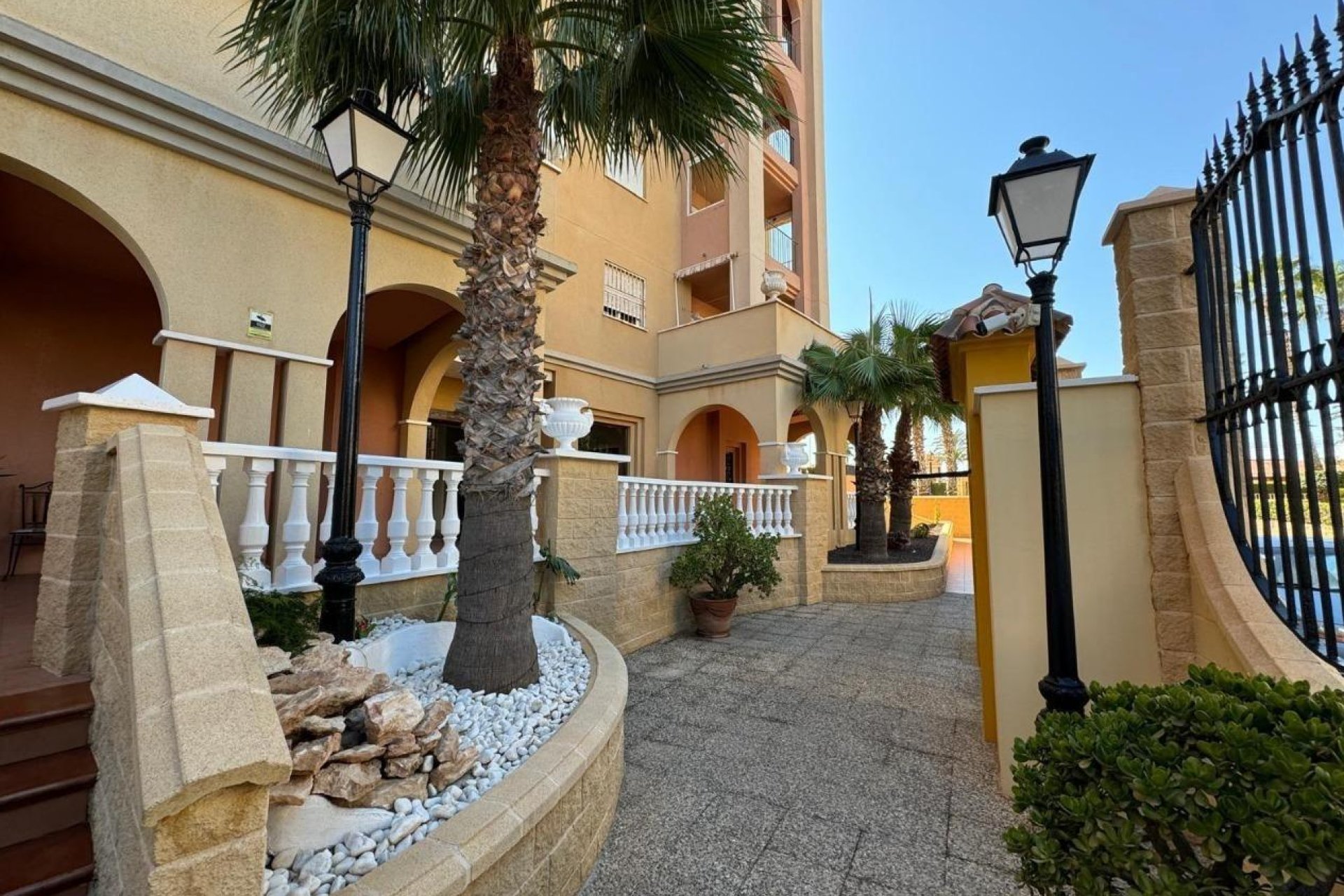 Resale - Apartment - Torrevieja - Aldea del mar