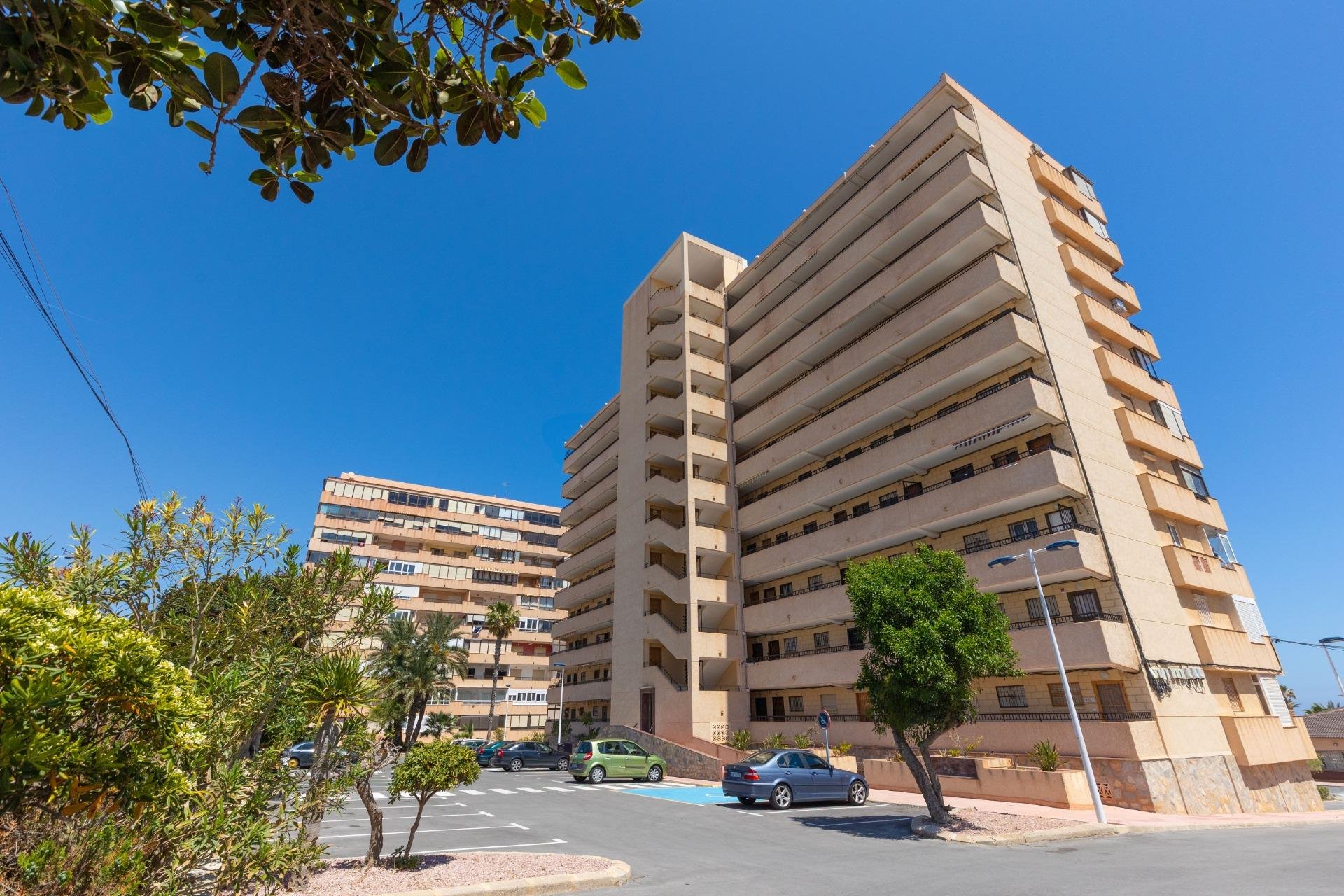 Resale - Apartment - Torrevieja - Cabo cervera