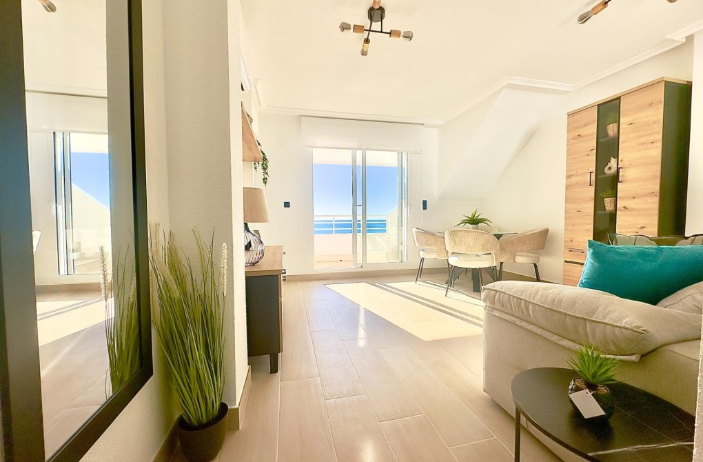 Resale - Apartment - Torrevieja - Cabo cervera