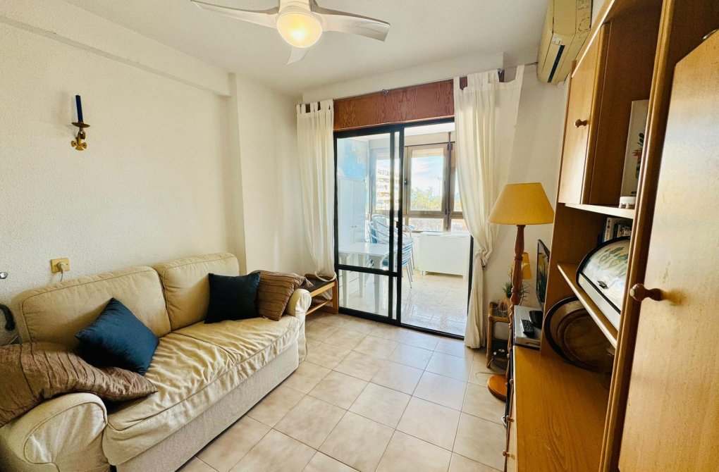 Resale - Apartment - Torrevieja - Cabo cervera