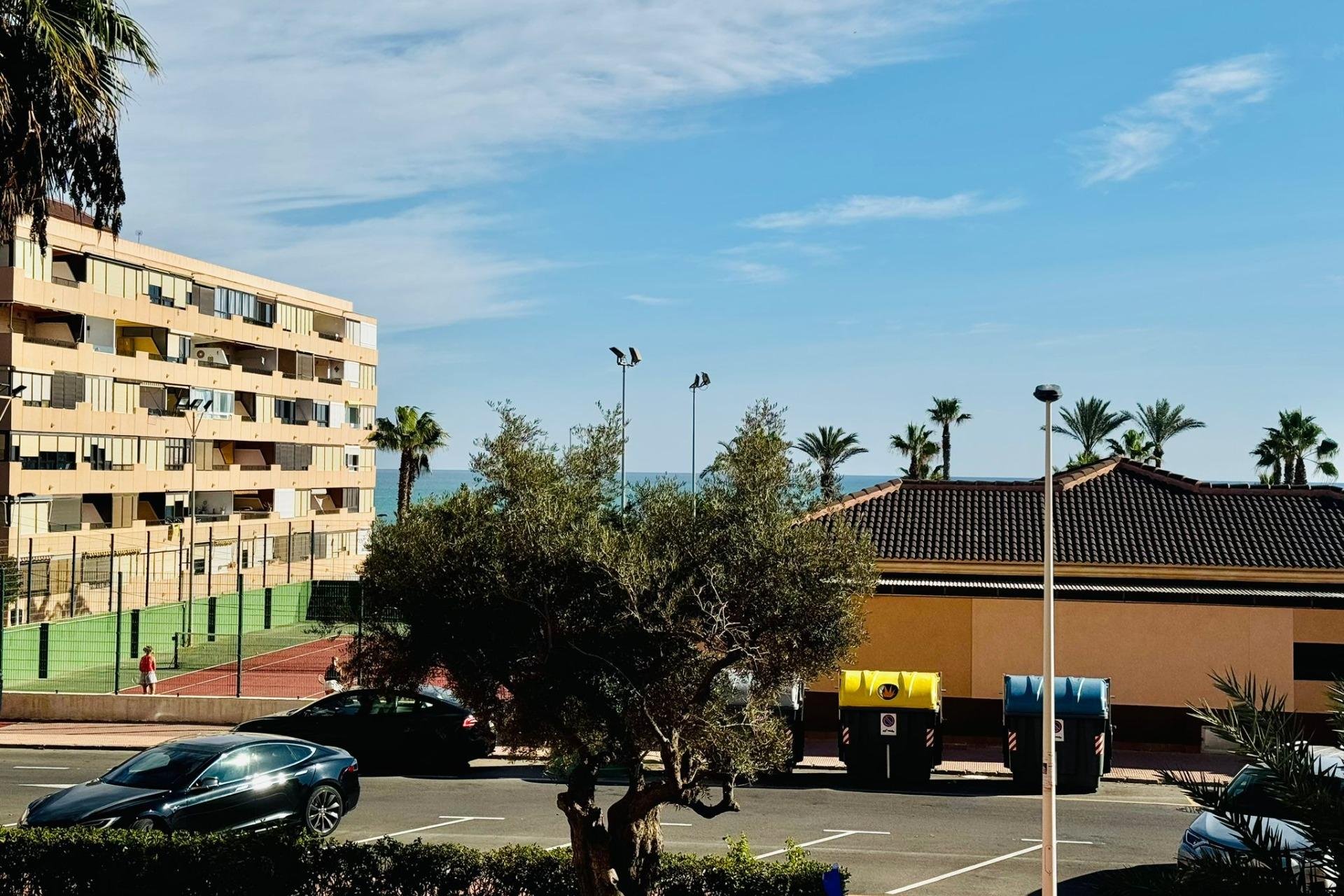 Resale - Apartment - Torrevieja - Cabo cervera