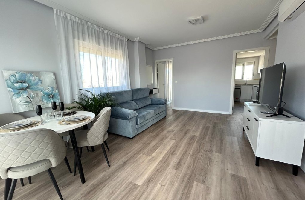 Resale - Apartment - Torrevieja - Calas blanca