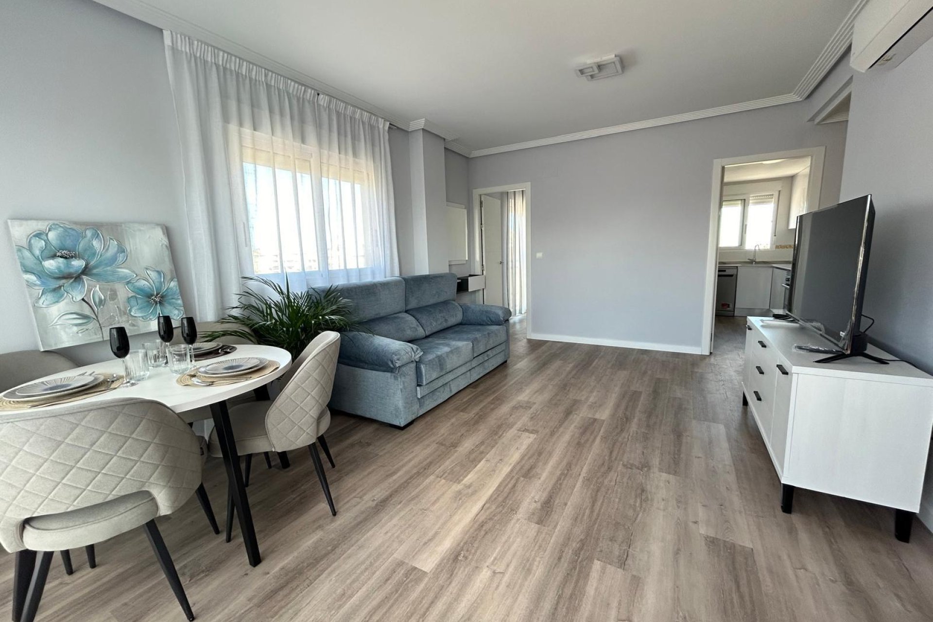 Resale - Apartment - Torrevieja - Calas blanca