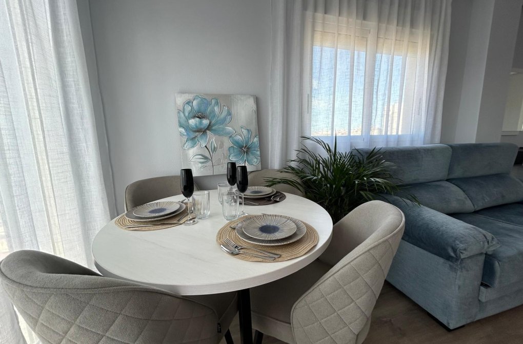 Resale - Apartment - Torrevieja - Calas blanca