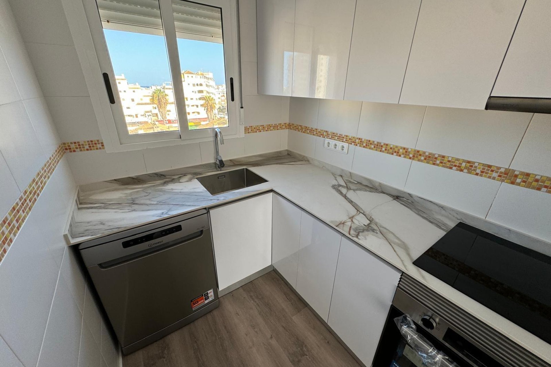 Resale - Apartment - Torrevieja - Calas blanca