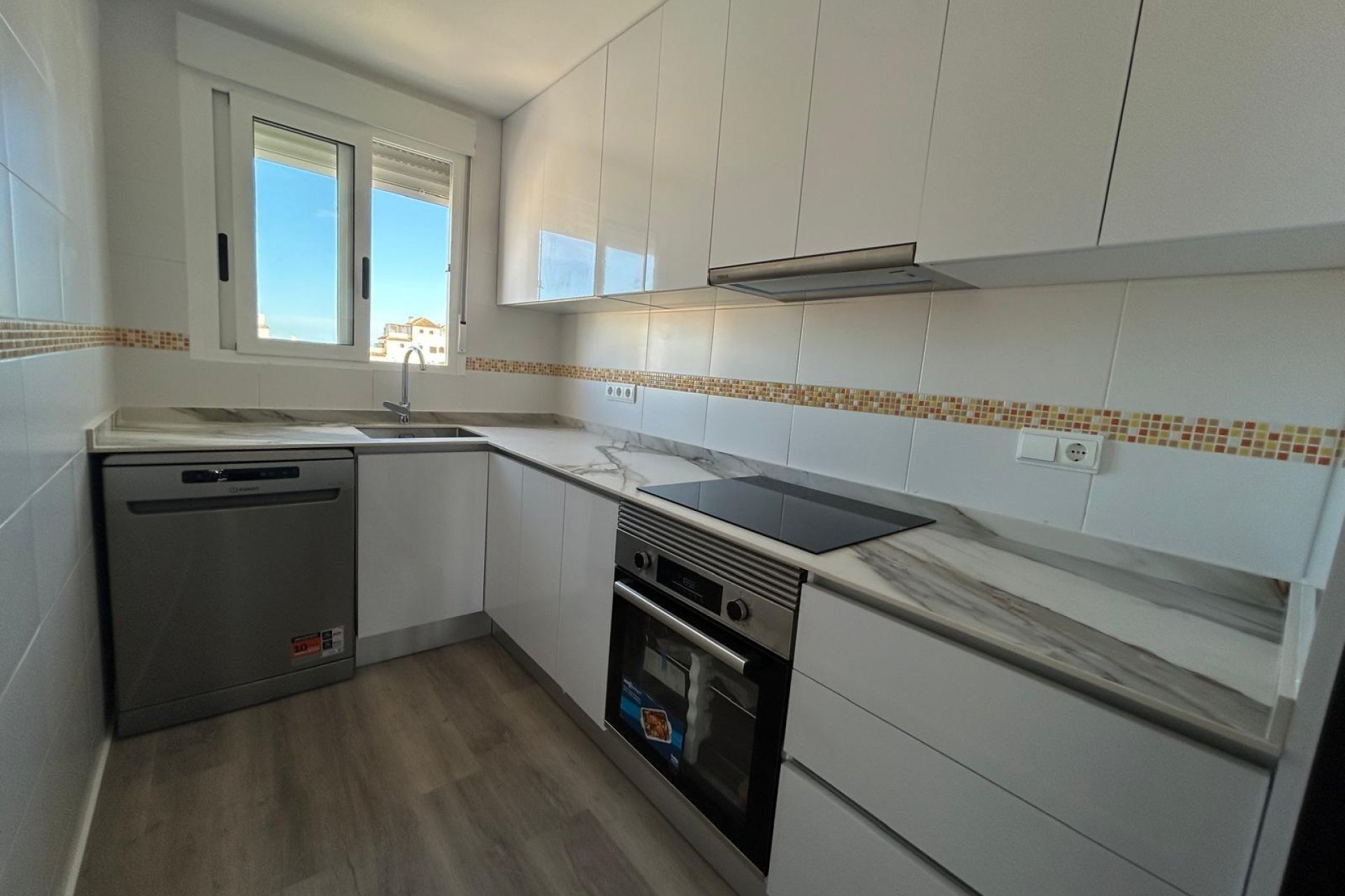 Resale - Apartment - Torrevieja - Calas blanca