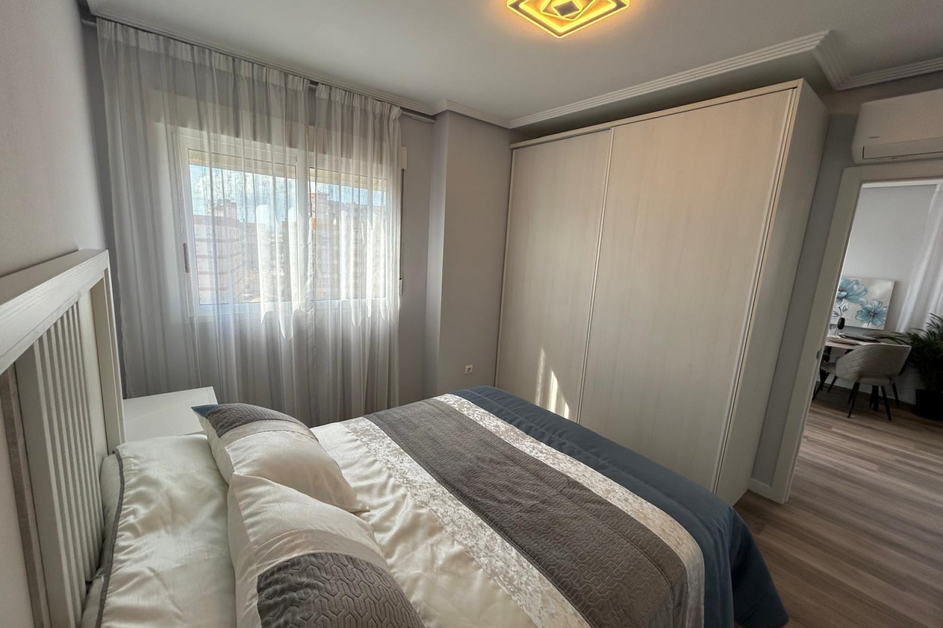 Resale - Apartment - Torrevieja - Calas blanca