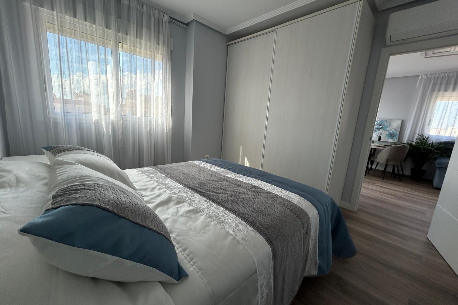 Resale - Apartment - Torrevieja - Calas blanca