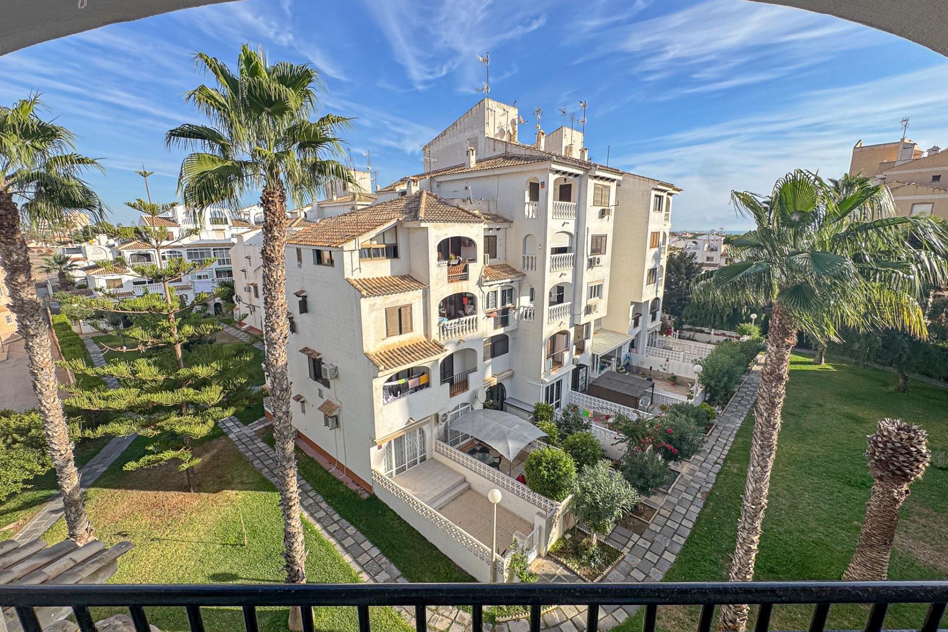 Resale - Apartment - Torrevieja - Calas blanca