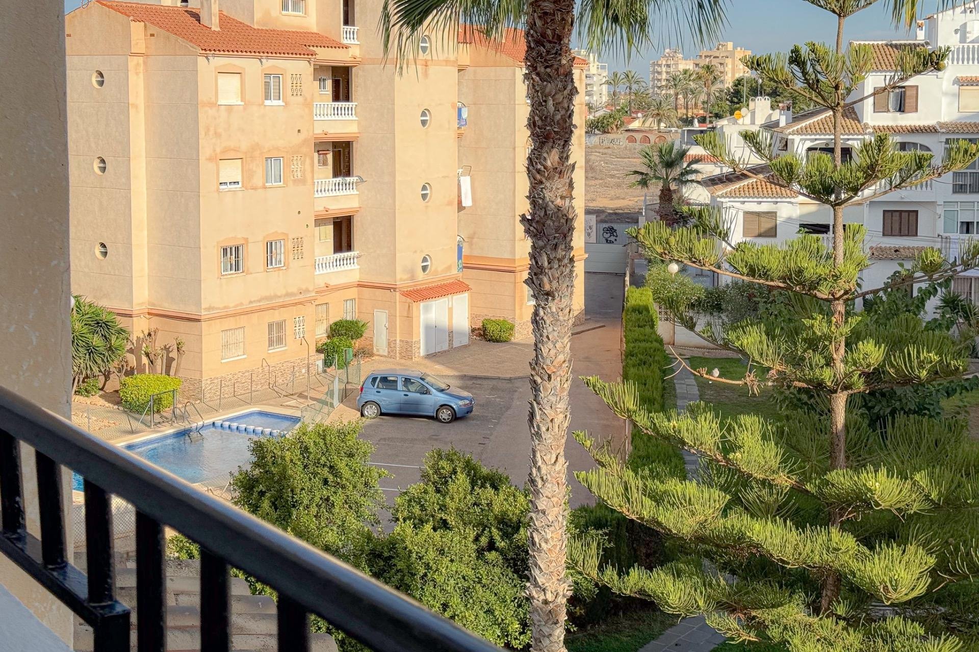 Resale - Apartment - Torrevieja - Calas blanca