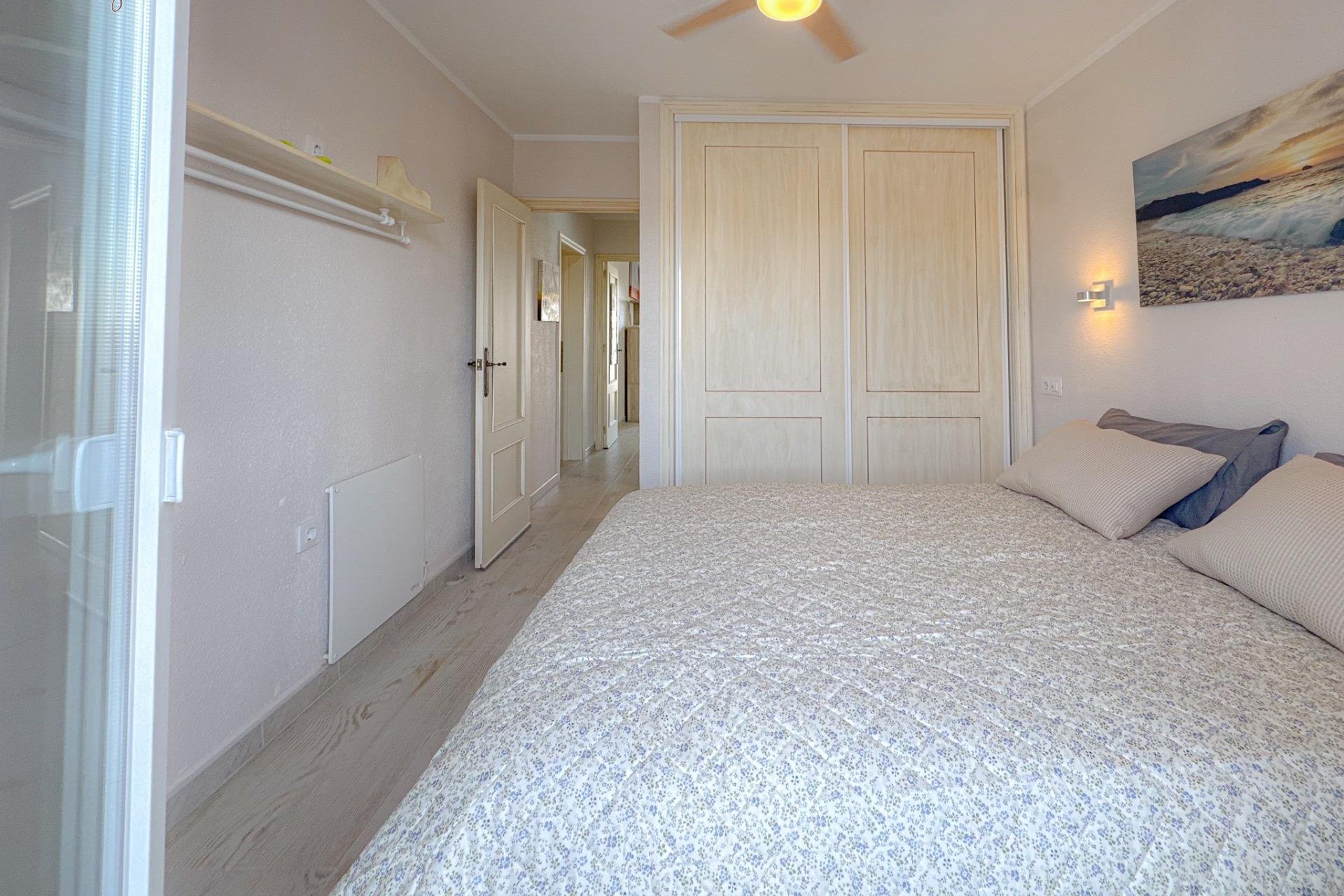 Resale - Apartment - Torrevieja - Calas blanca