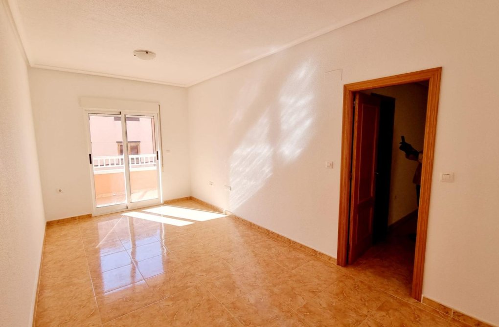 Resale - Apartment - Torrevieja - Calas blanca