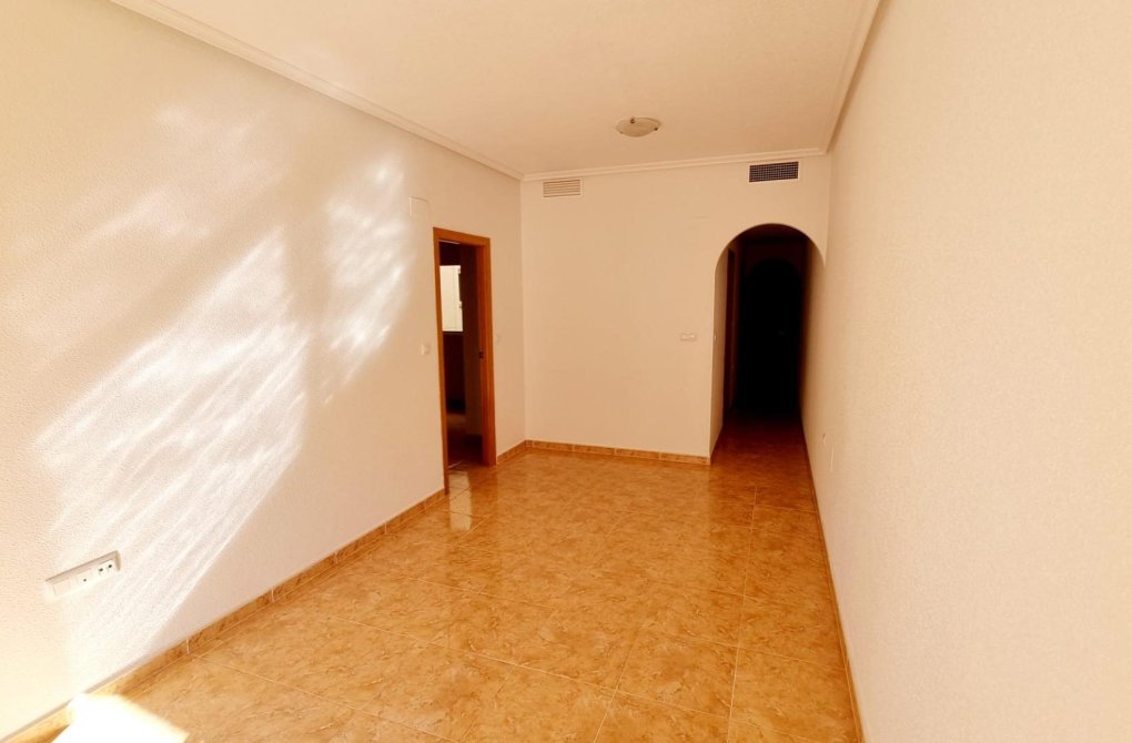 Resale - Apartment - Torrevieja - Calas blanca