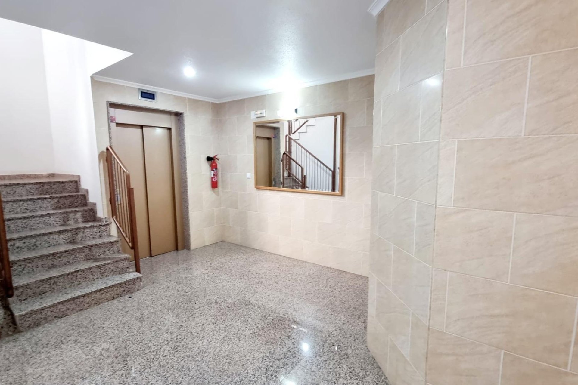 Resale - Apartment - Torrevieja - Calas blanca