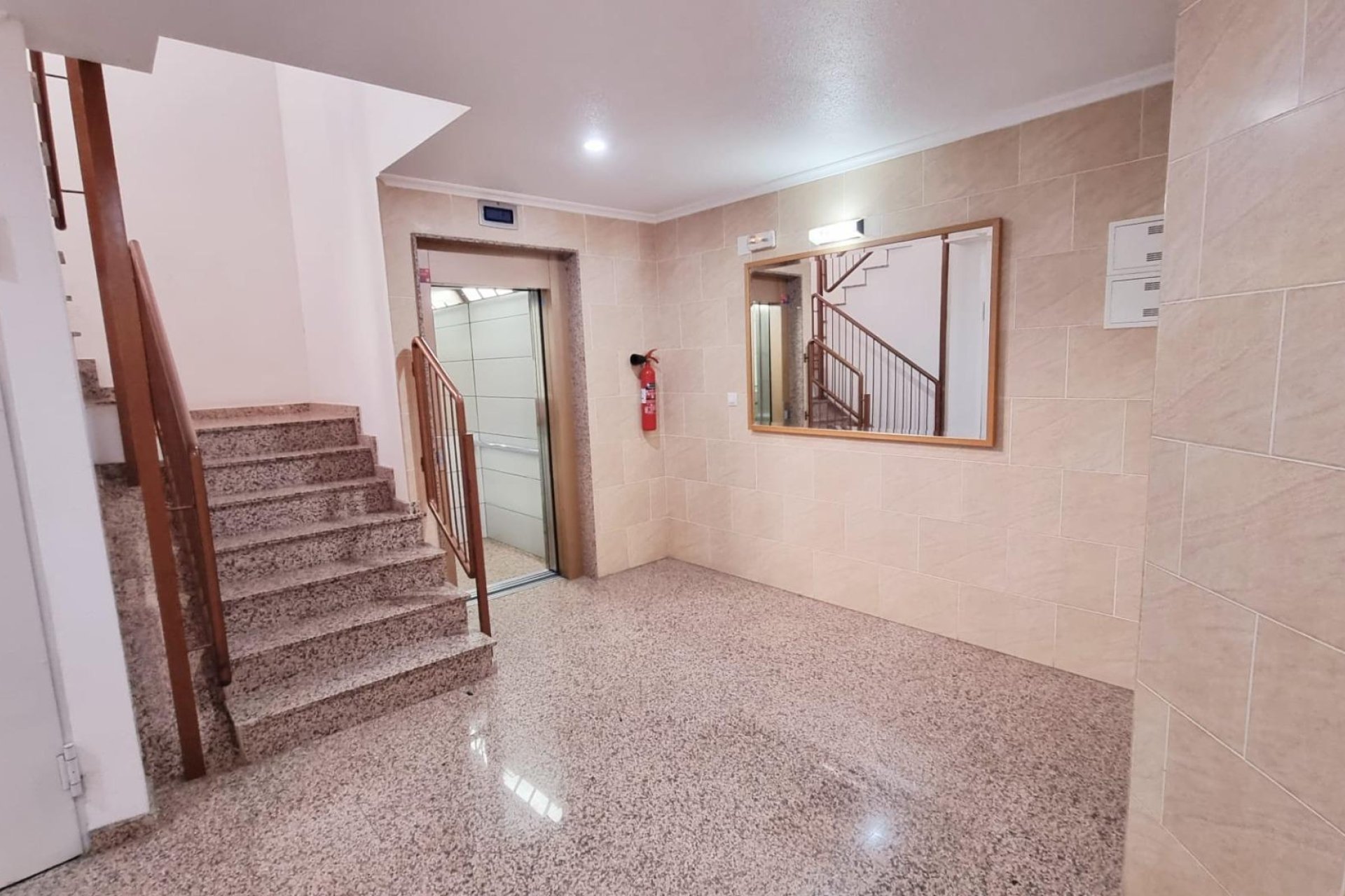 Resale - Apartment - Torrevieja - Calas blanca