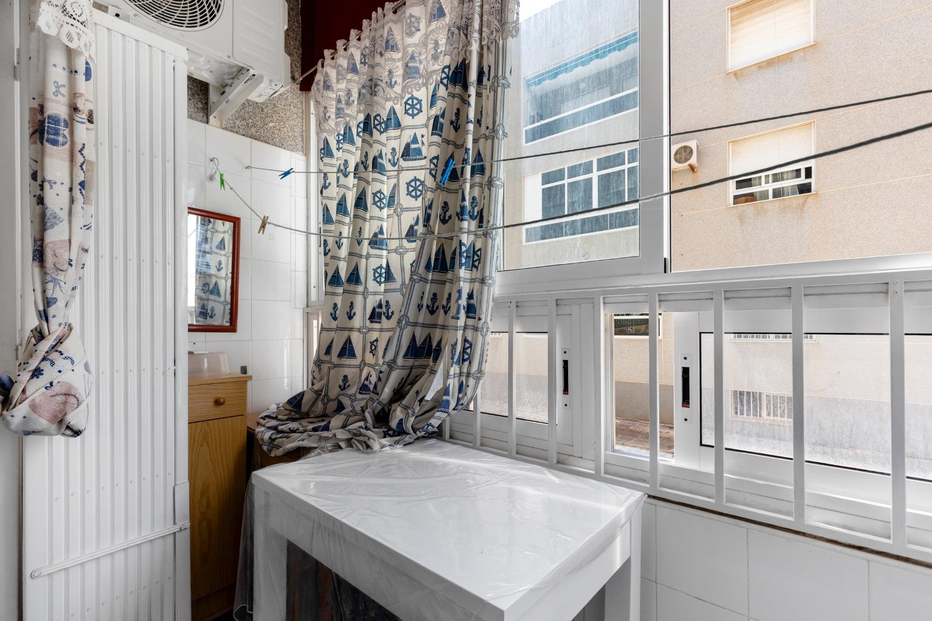 Resale - Apartment - Torrevieja - Centro - Muelle Pesquero