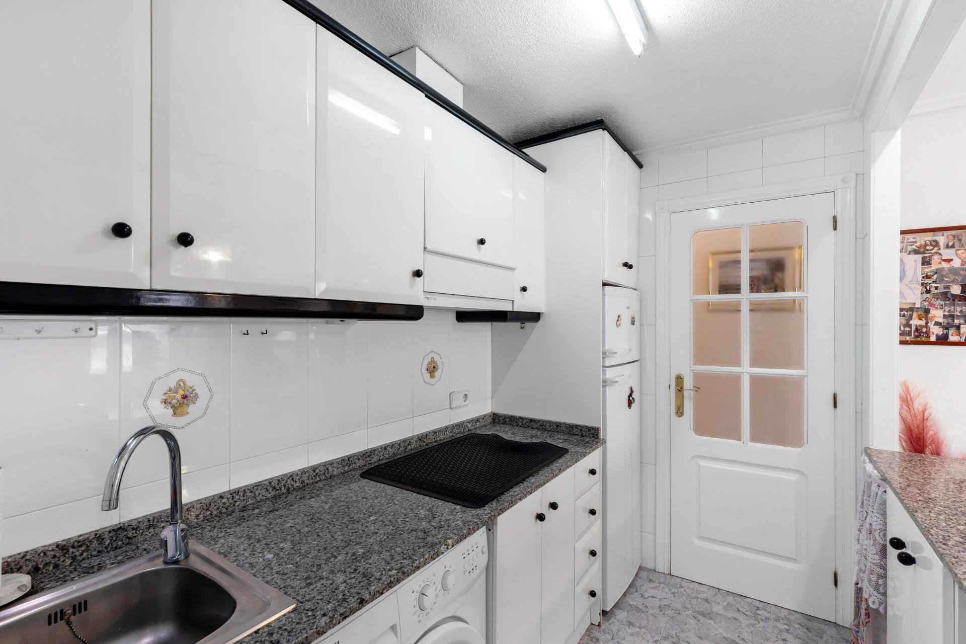 Resale - Apartment - Torrevieja - Centro - Muelle Pesquero