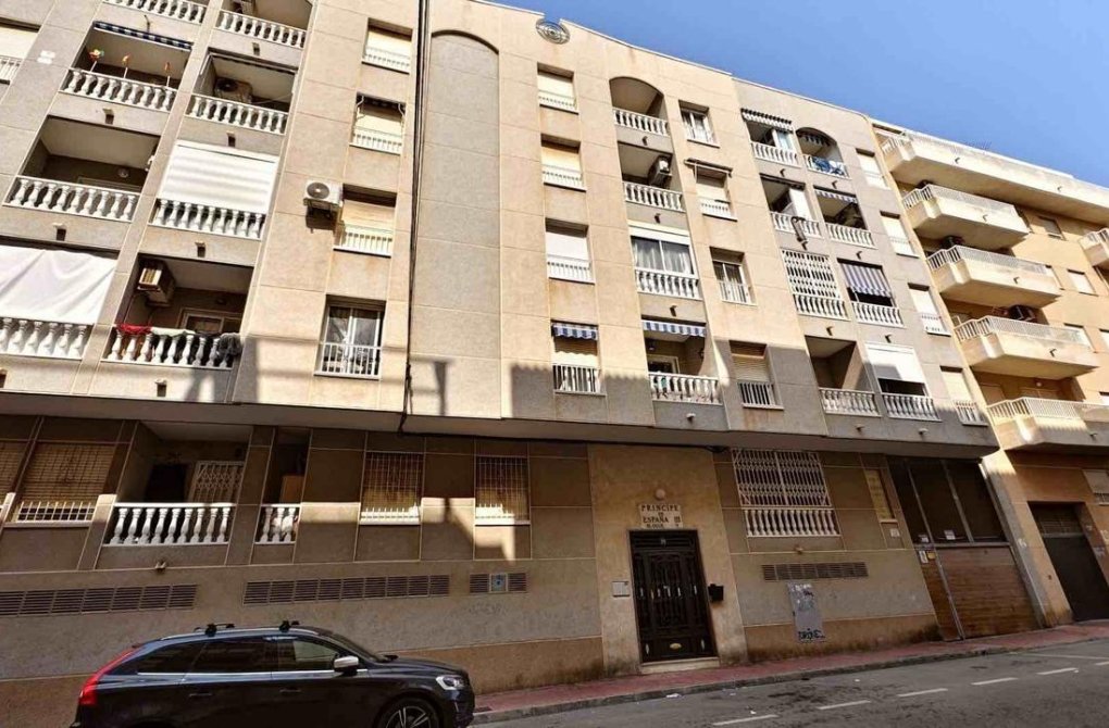 Resale - Apartment - Torrevieja - Centro