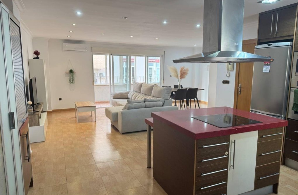 Resale - Apartment - Torrevieja - Centro