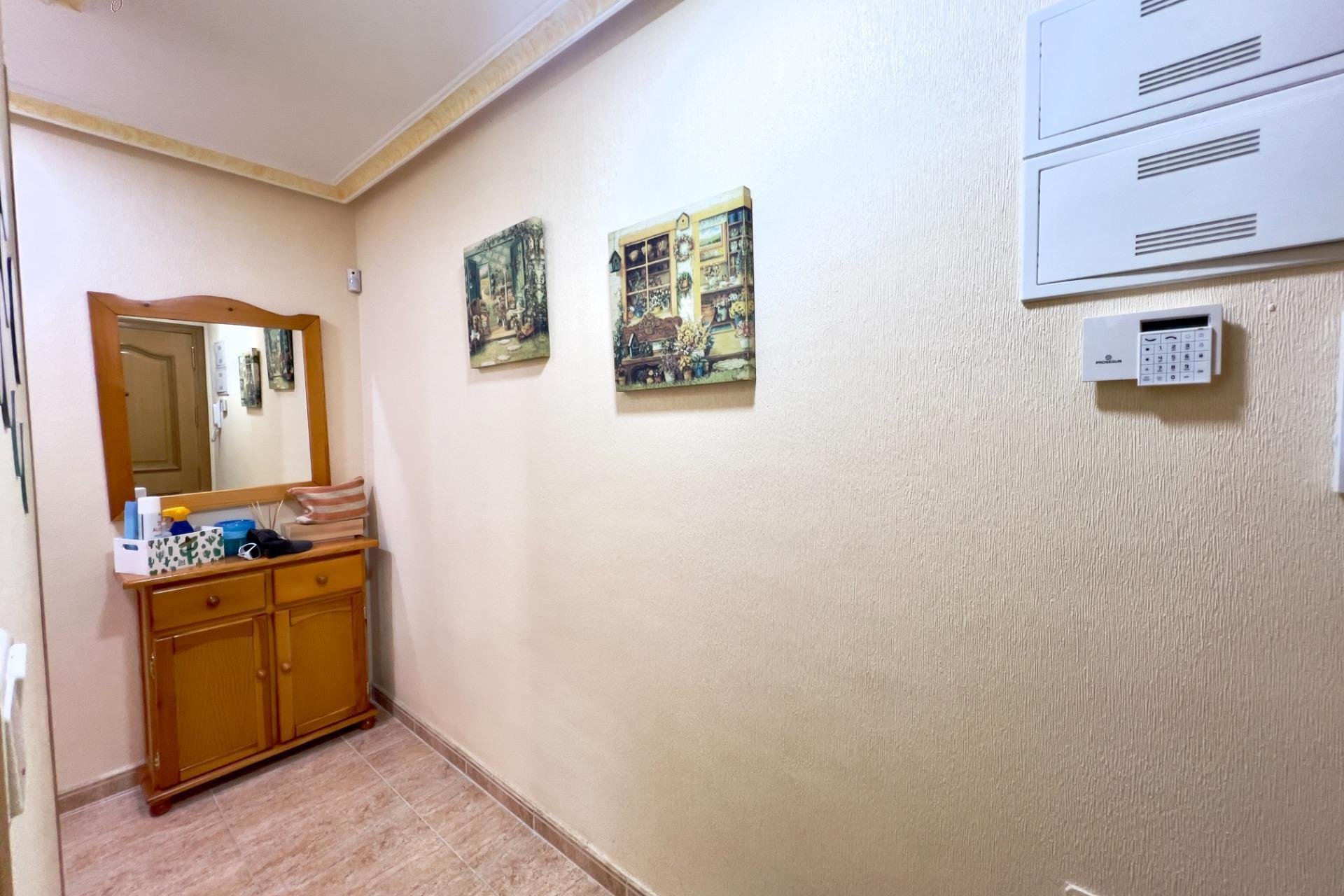 Resale - Apartment - Torrevieja - Centro