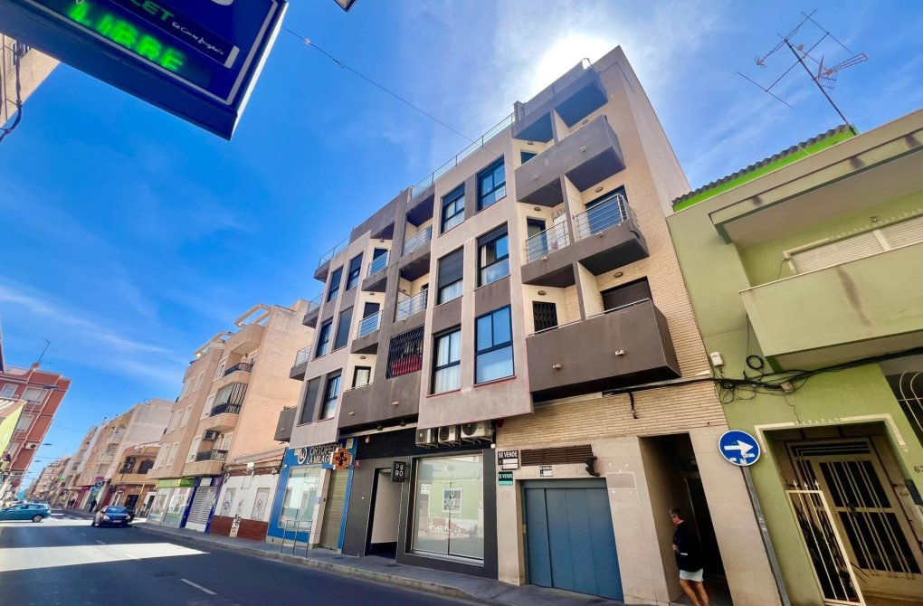 Resale - Apartment - Torrevieja - Centro