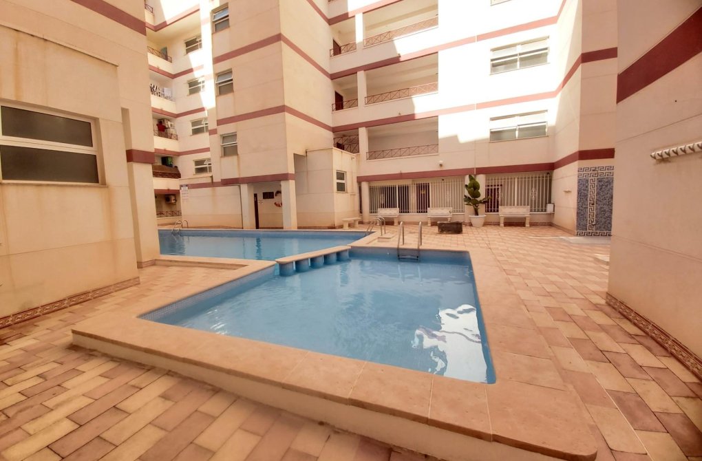 Resale - Apartment - Torrevieja - Centro