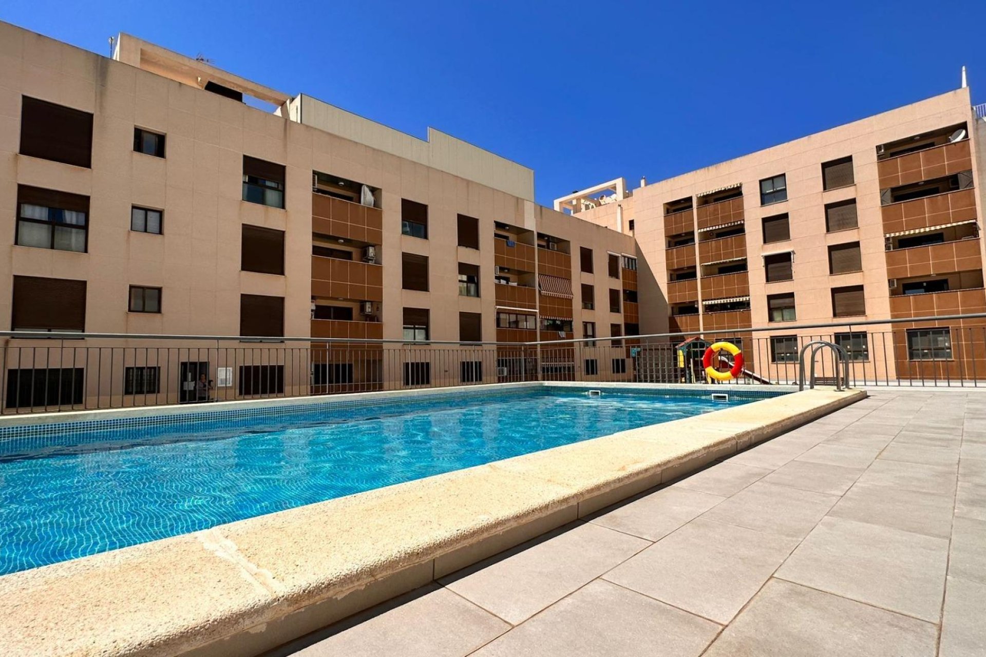 Resale - Apartment - Torrevieja - Centro