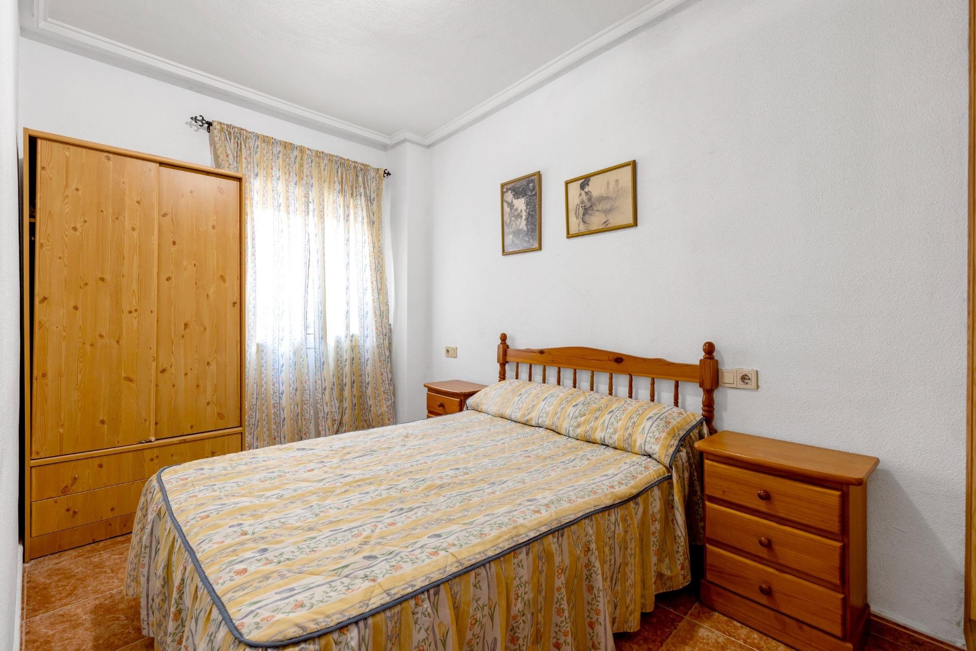 Resale - Apartment - Torrevieja - Estacion de autobuses