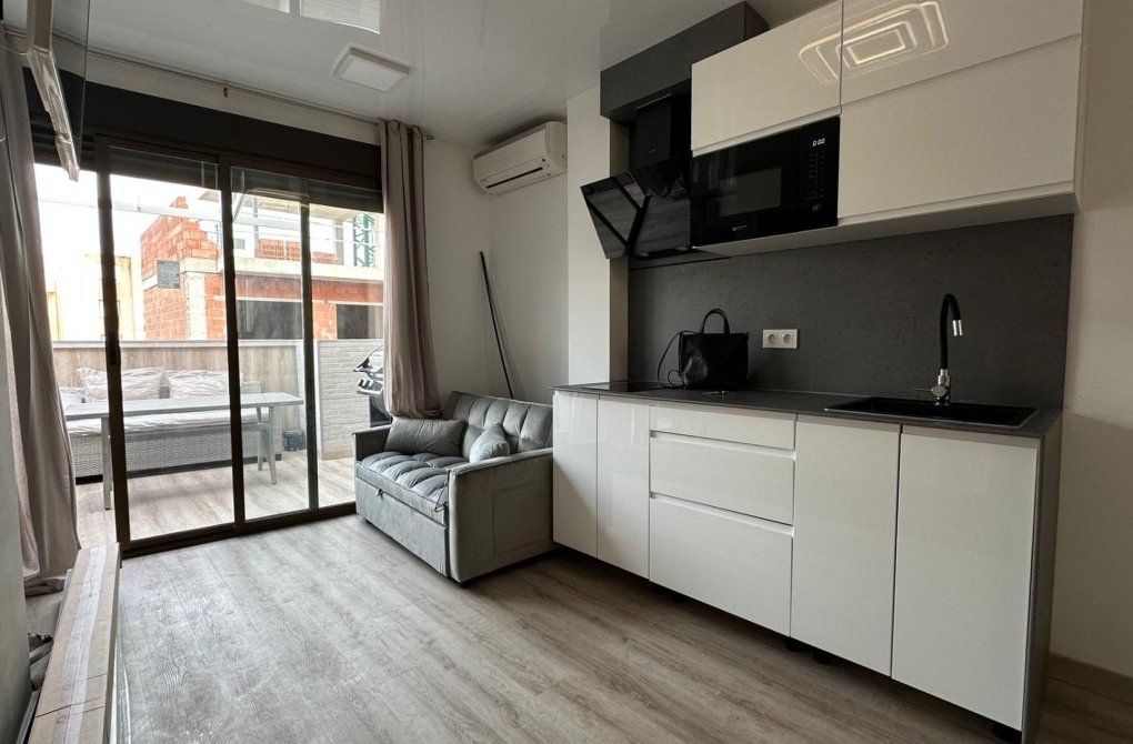 Resale - Apartment - Torrevieja - Estacion de autobuses