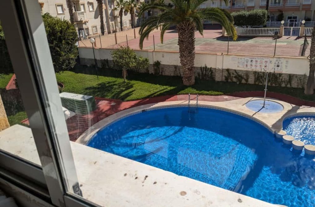 Resale - Apartment - Torrevieja - Estacion de autobuses