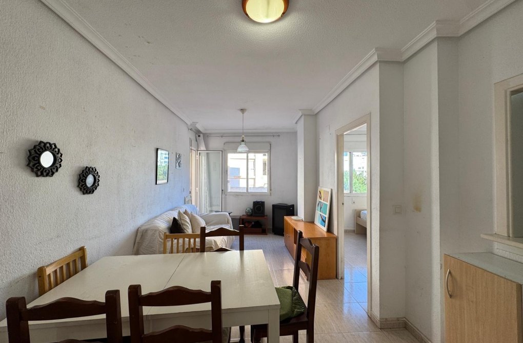 Resale - Apartment - Torrevieja - Estacion de autobuses