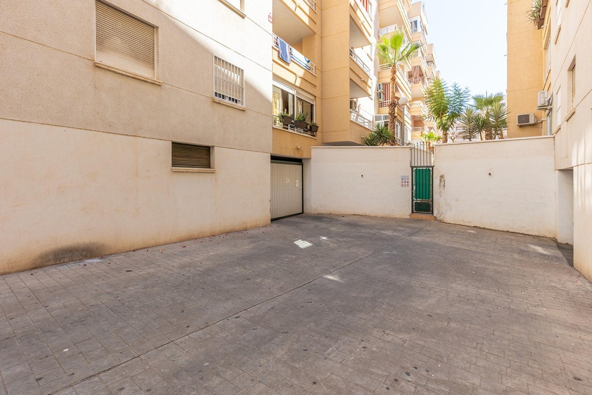 Resale - Apartment - Torrevieja - Estacion de autobuses